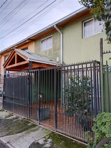 VENDEMOS REMODELADA CASA EN VILLA JARDIN DEL ESTE - TALCA