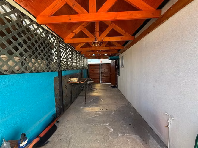 VENDEMOS REMODELADA CASA EN VILLA DOÑA IGNACIA - MAULE NORTE - Imagen 16