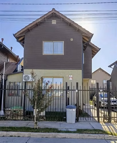 EN VENTA HERMOSA CASA HACIENDA LA ESMERALDA TALCA 3D / 2B