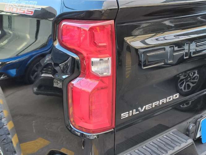 Chevrolet Silverado 5.3 LT TRAILBOSS Z71 4X4 AT 4P 2022 - Imagen 10