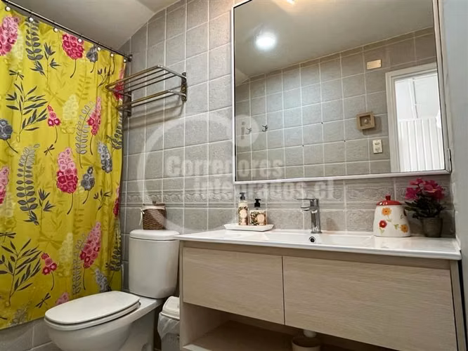 Casa en arriendo de 6 dorm. en Santo Domingo