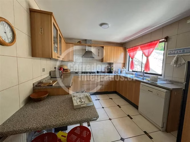 Casa en arriendo de 6 dorm. en Santo Domingo