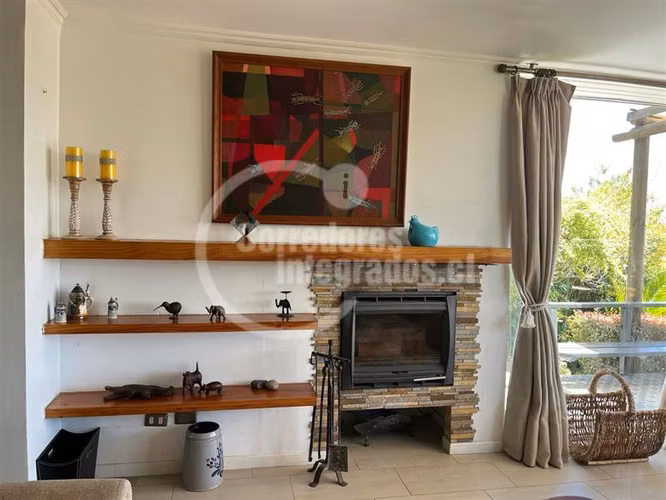 Casa en arriendo de 6 dorm. en Santo Domingo