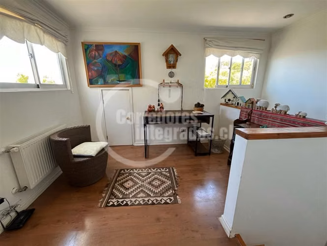 Casa en arriendo de 6 dorm. en Santo Domingo