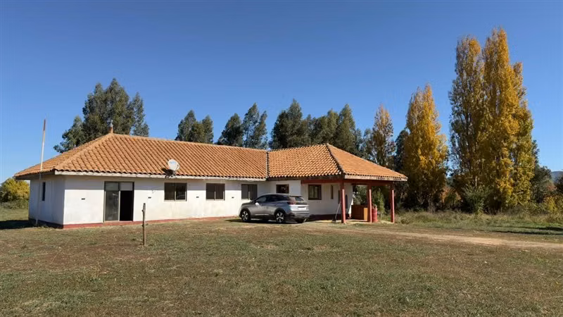 casa en arriendo con terreno de 1 hectárea en Pencahua