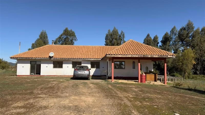 casa en arriendo con terreno de 1 hectárea en Pencahua