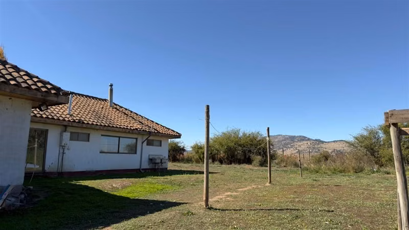 casa en arriendo con terreno de 1 hectárea en Pencahua