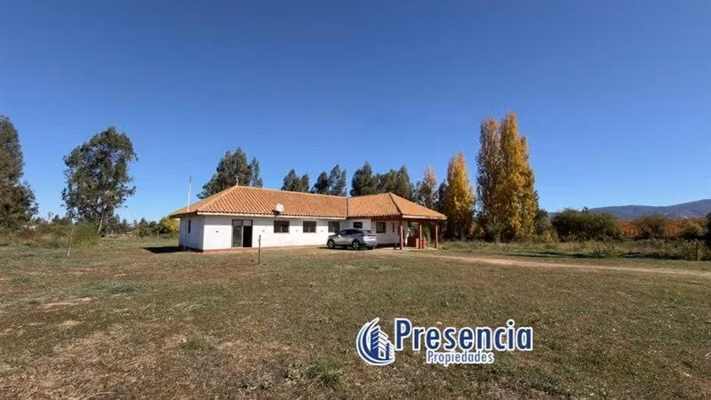 casa en arriendo con terreno de 1 hectárea en Pencahua