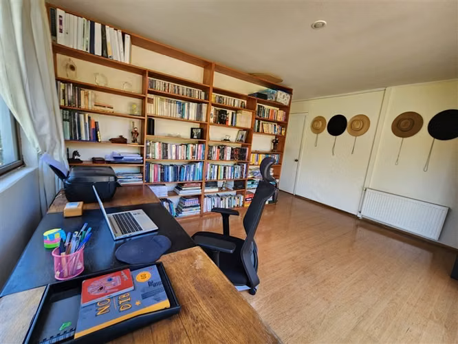 EN VENTA CASA EN PARQUE UNIVERSITARIO 5D / 3 B