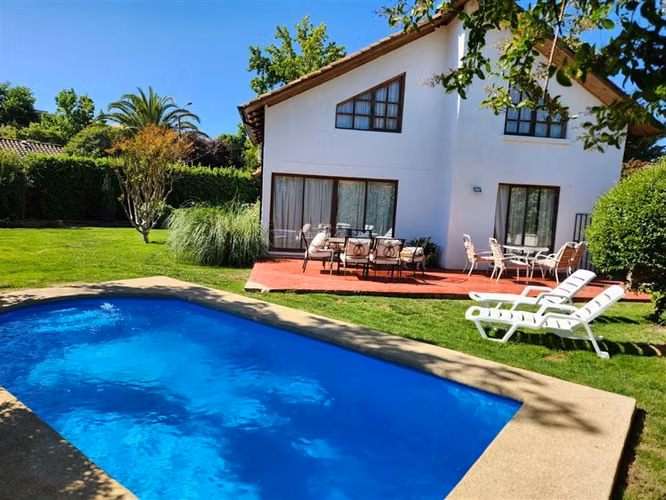 EN VENTA CASA EN PARQUE UNIVERSITARIO 5D / 3 B