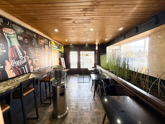 ARRENDAMOS AMPLIO LOCAL CON EXCELENTE UBICACION COMERCIAL