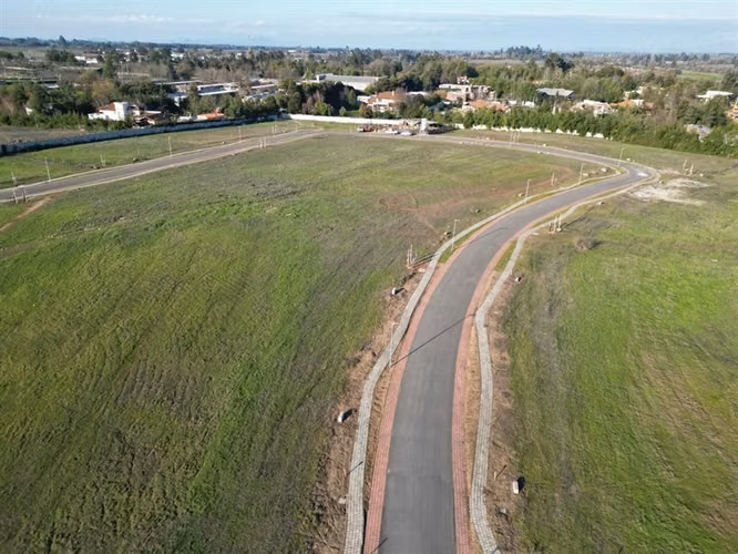SITIO URBANO EN VENTA EN CONDOMINIO ALTO VERDE TALCA