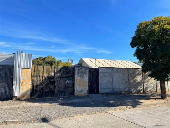 Se vende sitio y casa en Talca 5 norte