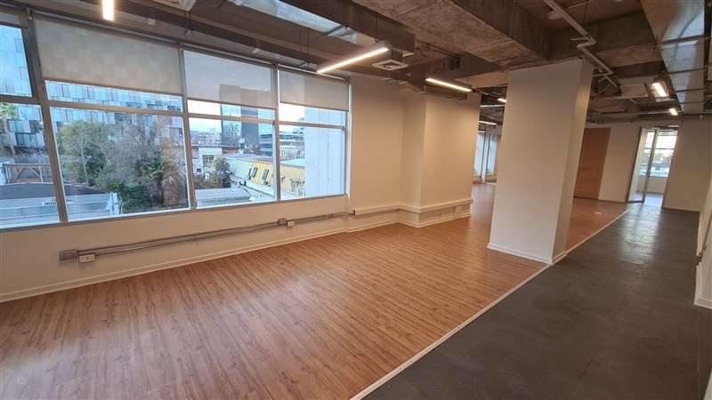Oficina Arriendo Providencia 150m2 PLibre 1P 1SR + 2Est 1Bd