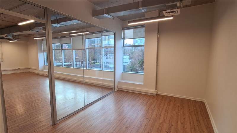 Oficina Arriendo Providencia 150m2 PLibre 1P 1SR + 2Est 1Bd