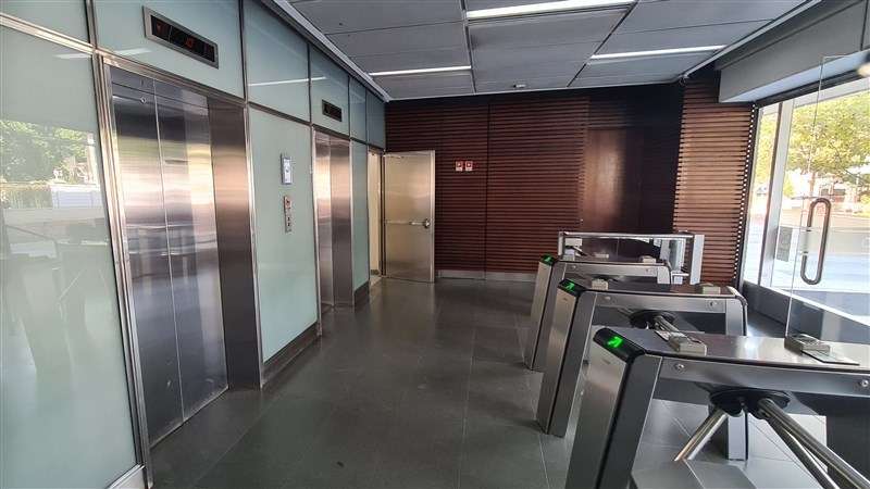 Oficina Arriendo Providencia 150m2 PLibre 1P 1SR + 2Est 1Bd