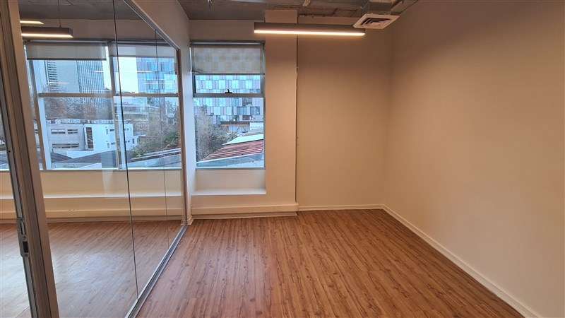 Oficina Arriendo Providencia 150m2 PLibre 1P 1SR + 2Est 1Bd