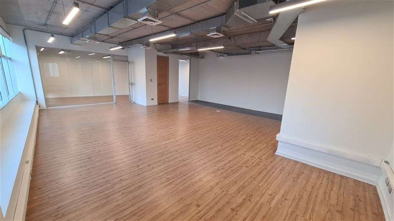 Oficina Arriendo Providencia 150m2 PLibre 1P 1SR + 2Est 1Bd