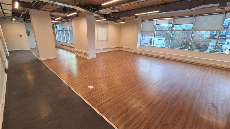 Oficina Arriendo Providencia 150m2 PLibre 1P 1SR + 2Est 1Bd