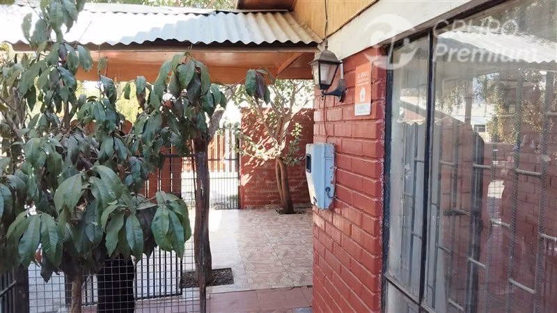 Casa esquina en venta 2 Dormitorios 1 Baño en Llaillay