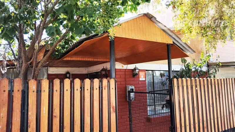 Casa esquina en venta 2 Dormitorios 1 Baño en Llaillay