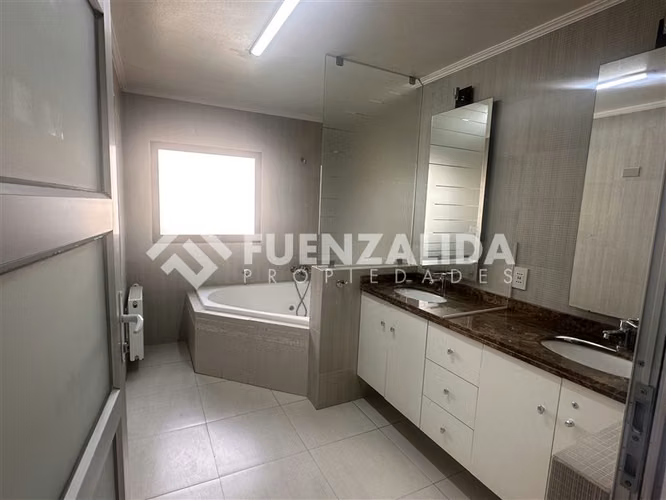 Casa Uso Comercial en arriendo plaza Ossandon en La Reina