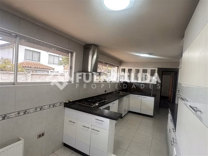Casa Uso Comercial en arriendo plaza Ossandon en La Reina