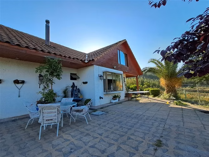 Hermosa Casa en venta de 6 dorm. en Lo Figueroa sitio de 1ha