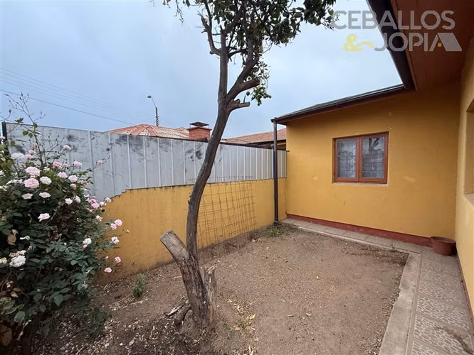 Casa en venta de 3 dorm. en Villa Alemana