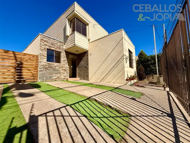 Casa en venta de 4 dorm. en Villa Alemana