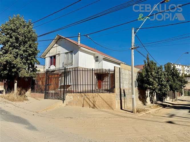 Casa en venta de 3 dorm. en Villa Alemana