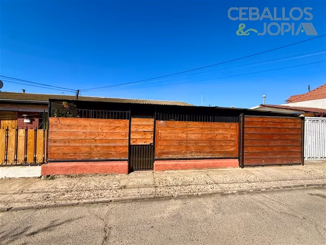 Casa en venta de 3 dorm. en Belloto sur