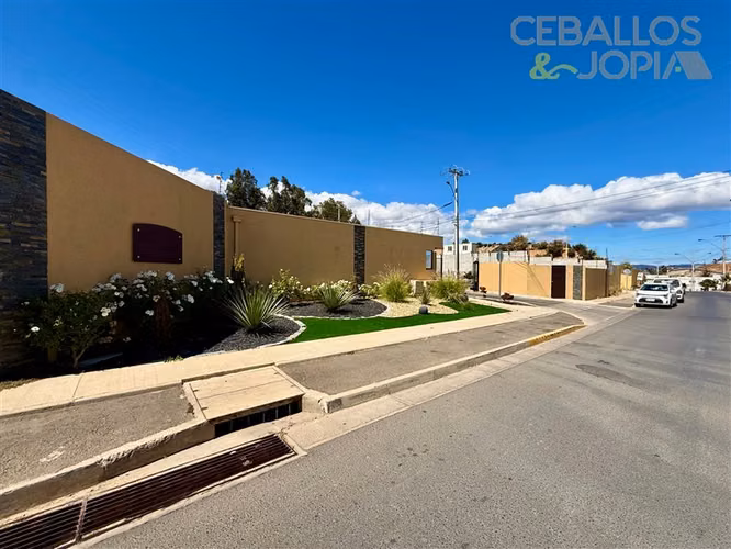 Casa en venta de 3 dorm. en Villa Alemana