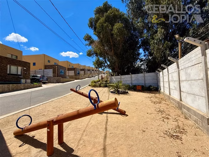 Casa en venta de 3 dorm. en Villa Alemana