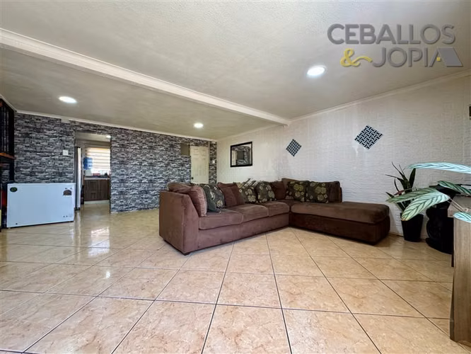 Casa en venta de 5 dorm. en Quilpué