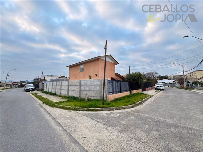 Casa en venta de 6 dorm. en Villa Alemana