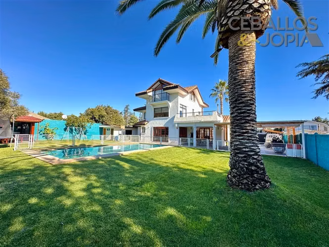 Casa en venta de 6 dorm. en Villa Alemana