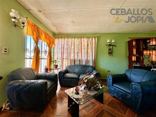Casa en venta de 3 dorm. en Villa Alemana