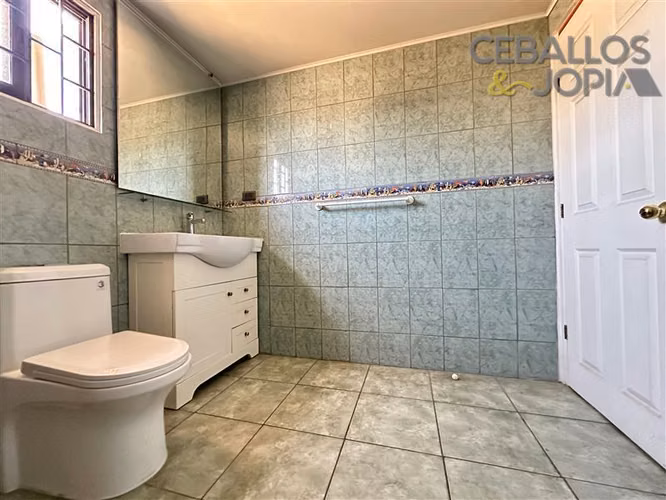 Casa en venta de 4 dorm. en Villa Alemana
