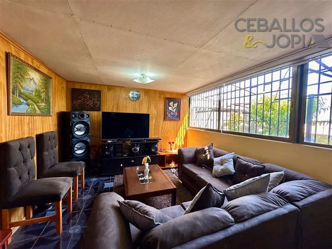 Casa en venta de 4 dorm. en Villa Alemana