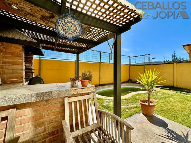 Casa en venta de 3 dorm. en Villa Alemana
