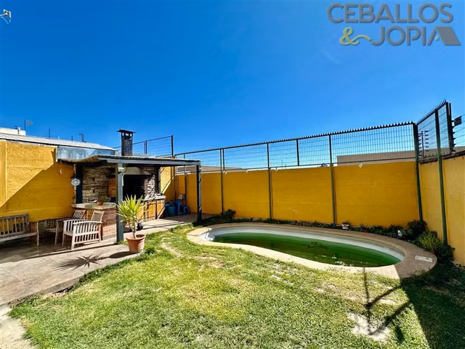 Casa en venta de 3 dorm. en Villa Alemana