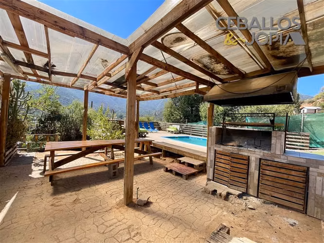 Casa en venta de 4 dorm. en Olmué