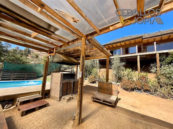Casa en venta de 4 dorm. en Olmué