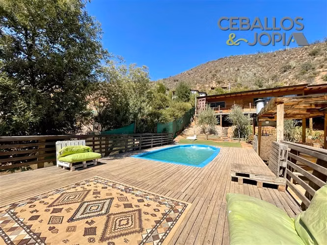 Casa en venta de 4 dorm. en Olmué