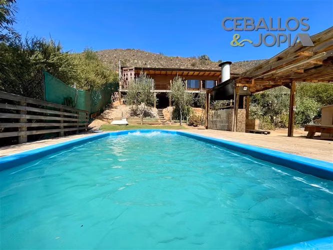 Casa en venta de 4 dorm. en Olmué