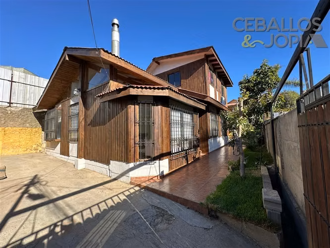 Casa en venta de 5 dorm. en Quilpué