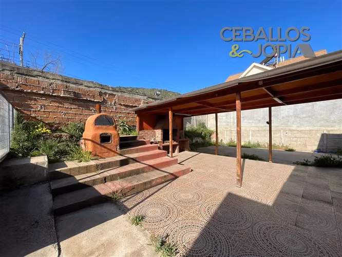 Casa en venta de 4 dorm. en Limache