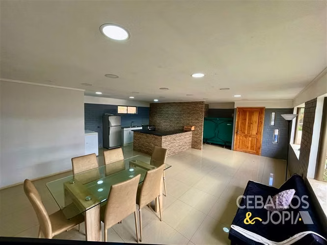 Casa en venta de 4 dorm. en Limache