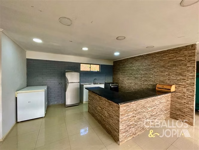 Casa en venta de 4 dorm. en Limache